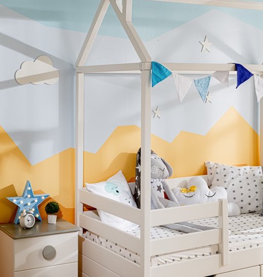 Кровать тахта с продольной крышей Тимберика Кидс N5