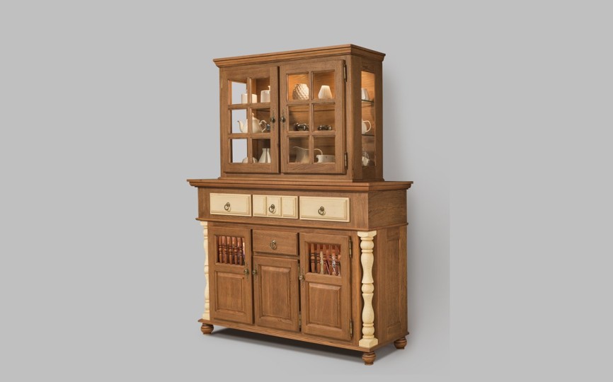 Буфет трехдверный Валенсия 2-21 на круглых ножках