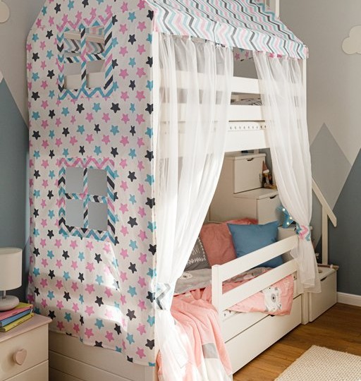 Кровать двухъярусная с продольной крышей, с лестницей-комодом Тимберика Кидс N18