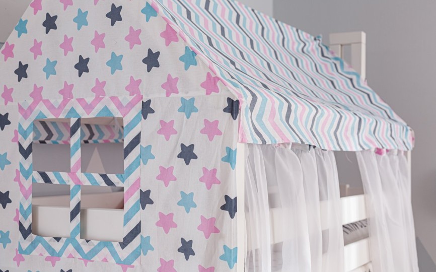 Кровать двухъярусная с продольной крышей, с лестницей-комодом Тимберика Кидс N18