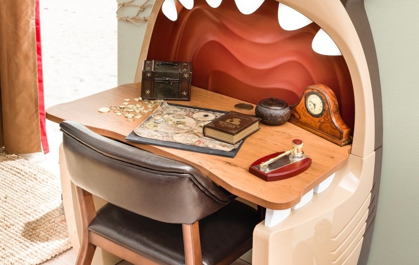 BLACK PIRATE KS-1103 Письменный стол «Акула»