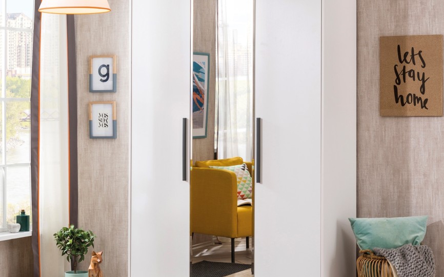 Шкаф трехдверный "White", W-1002