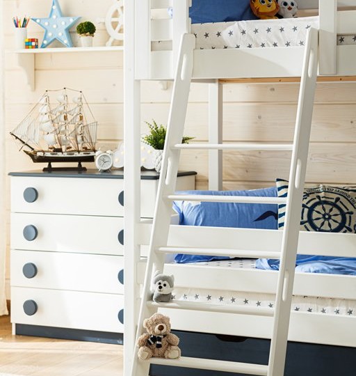 Кровать двухъярусная с надстройкой домиком, с наклонной лестницей Тимберика Кидс N20