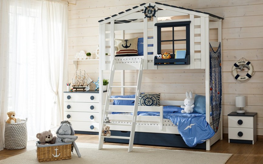 Кровать двухъярусная с надстройкой домиком, с наклонной лестницей Тимберика Кидс N20