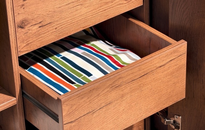 BLACK PIRATE KS-1002 3-х дверный шкаф