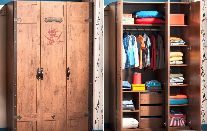 BLACK PIRATE KS-1002 3-х дверный шкаф