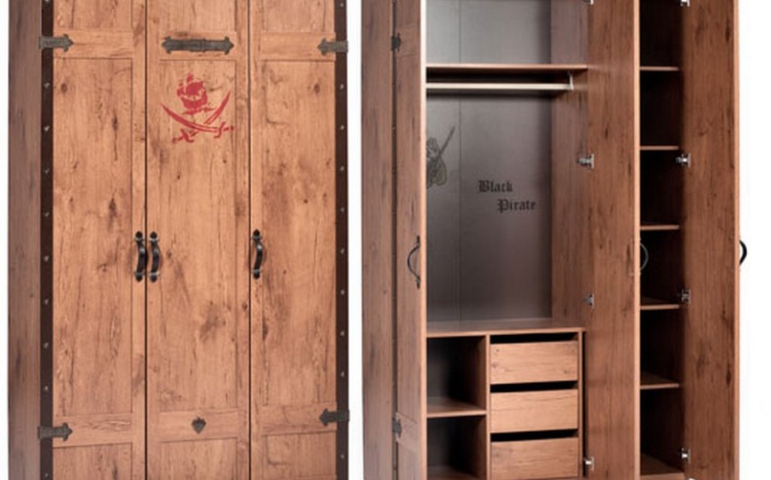 BLACK PIRATE KS-1002 3-х дверный шкаф