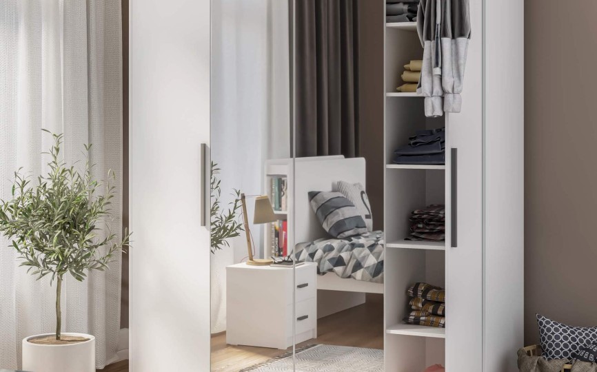 Шкаф четырехдверный White