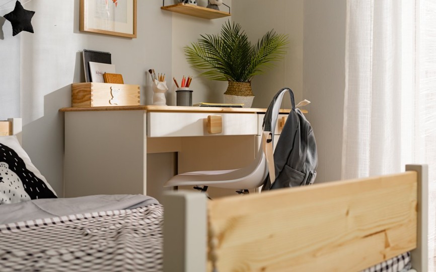 Стол письменный четыре ящика Тимберика Кидс №5