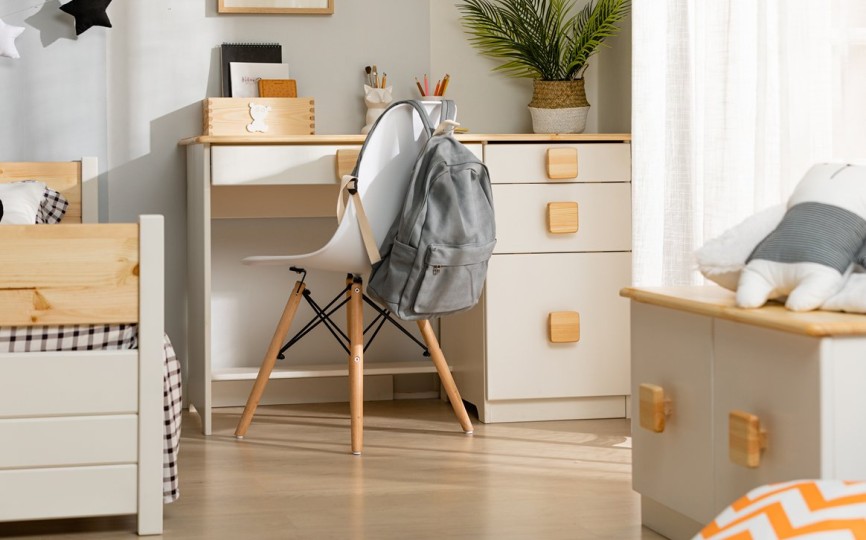 Стол письменный четыре ящика Тимберика Кидс №5