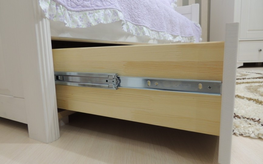 Белая комната для подростка "Бейли" из массива №4