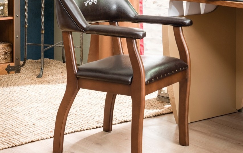 AKS-8461 BLACK PIRATE Стул капитана