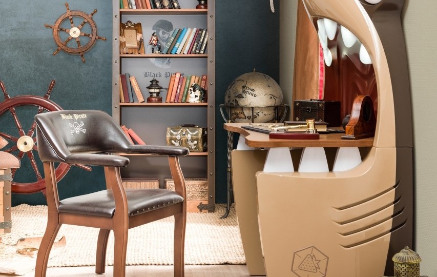 AKS-8461 BLACK PIRATE Стул капитана