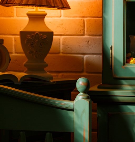 Сервант трехдверный Валенсия 2-32 на высоких ножках