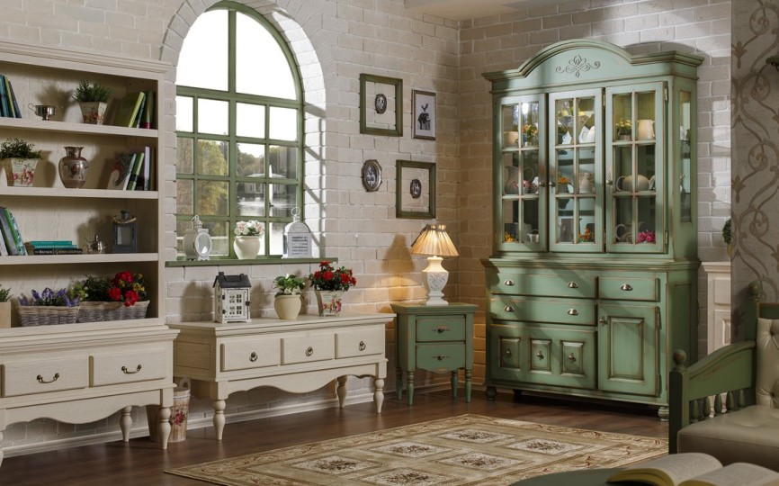 Сервант трехдверный Валенсия 2-33 на круглых ножках