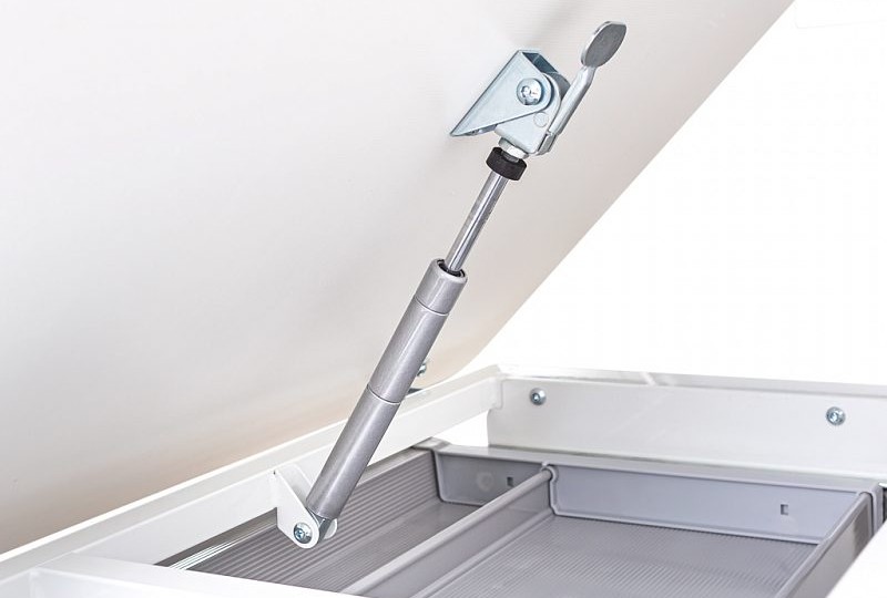 Комплект парта Hamilton Multicolor + кресло Ortoback (BD-680 + Y-508)