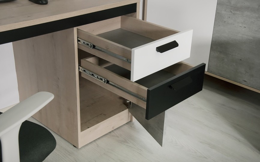 Стол прямой "Либерти Блэк" универсальный