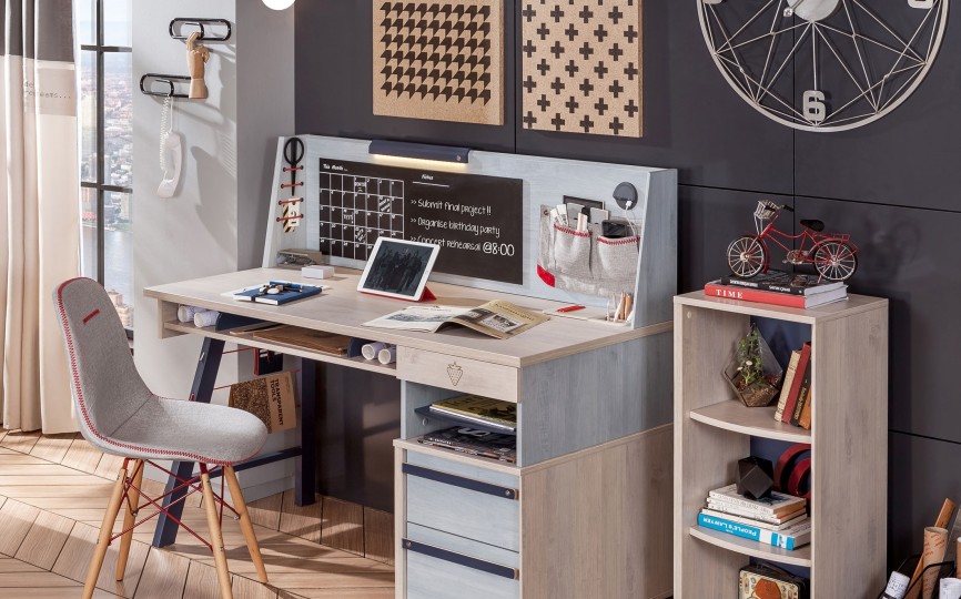 Письменый стол с тумбой "Trio", T-1101